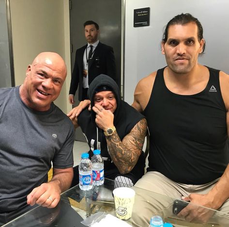 Kurt Angle Posts Backstage Photo With Great Khali & Unmasked Rey Mysterio Before Greatest Royal Rumble Rey Mysterio Unmasked, Rey Mysterio Wallpapers, The Great Khali, Mysterio Wwe, Wwe Backstage, Wwf Superstars, Roman Reigns Wwe Champion, Kurt Angle, Sports Clips