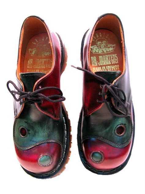 Vintage 1980s Yin and Yang shoes Doc Martens Made In England, Cool Doc Martens, Green Doc Martens, Red Shoes Women, Nana Shoes, Vintage Doc Martens, Dr Martens Vintage, Vintage Dr Martens, The Hague Netherlands