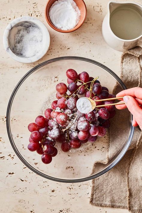 How to Properly Clean Grapes - Kalejunkie Washing Grapes With Vinegar, How To Clean Grapes With Vinegar, How To Wash Grapes Baking Soda, How To Clean Grapes, Cleaning Grapes, How To Wash Grapes, Clean Grapes, Wash Grapes, Cleaning Produce