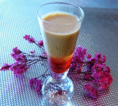 Cheesecake shot: half baileys half pineapple with a touch of grenadine Cheesecake Shots, Cake Shots, Mommy Juice, Shots Alcohol, Baileys Irish, Vanilla Vodka, Baileys Irish Cream, Shot Recipes, Thirsty Thursday