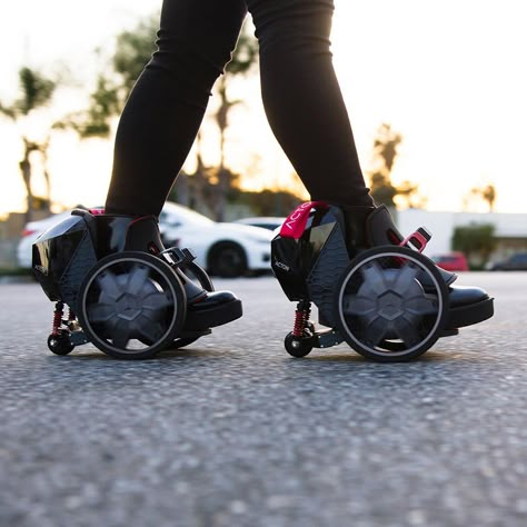 RocketSkates by ACTON #Cool, #Electric, #Innovative, #Rollers, #Skate, #Unconventional Latest Electronic Gadgets, Gadgets Électroniques, New Electronic Gadgets, Custom Pc, Gadgets Technology Awesome, Cool Electronics, High Tech Gadgets, Spy Gadgets, Gadgets And Gizmos