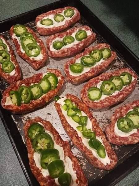 Jalapeno Poppers With Sausage, Sausage Stuffed Jalapenos, Cream Cheese Stuffed Jalapenos, Stuffed Sausage, Meal Plan Keto, Italian Sausage Recipes, Free Keto Meal Plan, Make A Boat, Keto Recipes Dinner