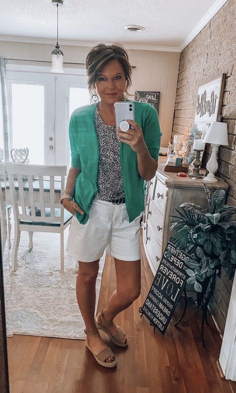 Summer Shorts Outfits For Women, Stylish Summer Outfits For Women, Outfits For Women Over 50, Summer Outfits For Women, B And B, Stylish Outfits For Women Over 50, Over 60 Fashion, Summer Shorts Outfits, Stylish Summer Outfits