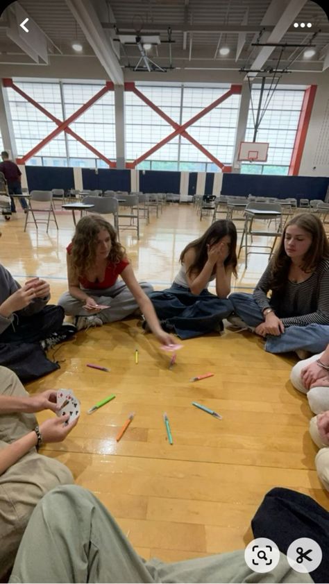 Gym Class Aesthetic, Nyc School, School Core, School Highschool, Good Study Habits, Friends School, Pe Class, City Lights At Night, Airport Aesthetic