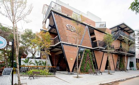 Coffee House Design, Cafe Exterior, Restaurant Exterior, Design Café, Brick Architecture, Coffee Shop Design, Design Exterior, Metal Building Homes, Building Facade