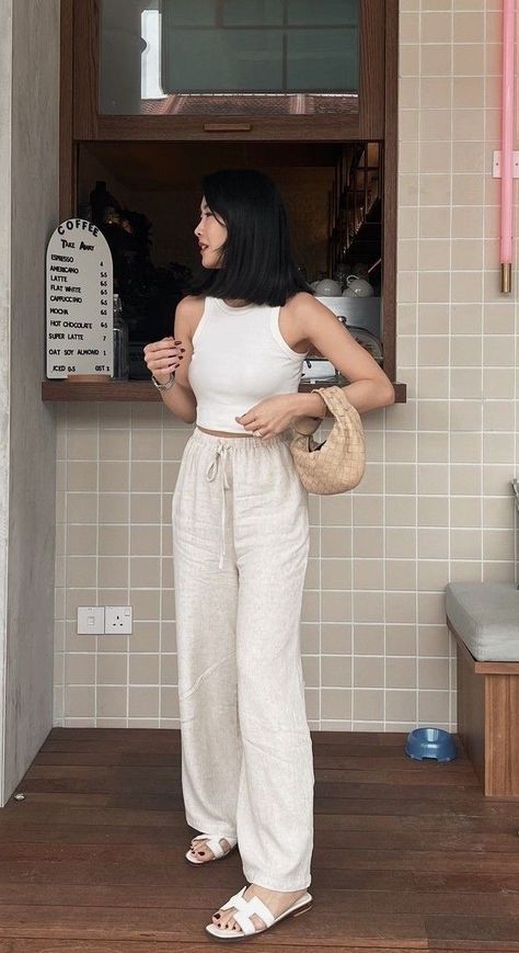 White Flowy Pants Outfit Summer, Trip Look For Women, Basic Outfit Inspo Casual, Modest Comfy Summer Outfits, Summer 2014 Outfits, Vacation Outfits Resort, Summer Ootd 2024, Modest Summer Outfits 2024, Summer Outfits Long Pants