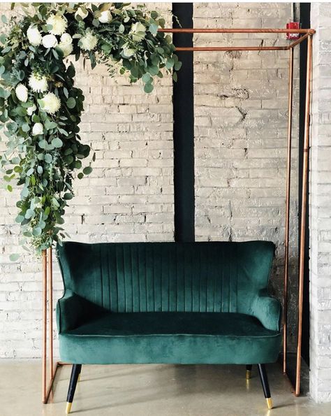 Green Plywood, Antique Couch, Dark Green Wedding, Santa Ideas, Farmhouse Pictures, Story Wedding, Vintage Couch, Photo Backdrop Wedding, Wedding Lounge