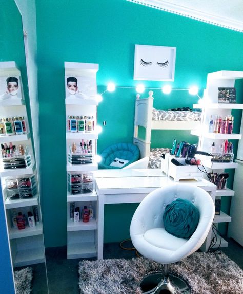 Torquise Bedroom Decor, Turquoise Room Ideas Bedrooms, Aesthetic Teal Room, Teal Room Aesthetic Bedroom, Aqua Bedroom Ideas For Teens, Blue Room Ideas For Girls Teen Bedroom, Teal Teen Room, Cyan Room Ideas, Girls Turquoise Bedroom Ideas