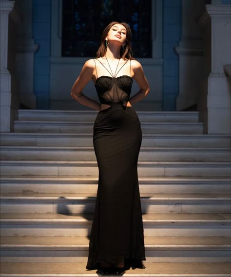 Corsette Dress, Pure Seduction, Black Evening Dress, Classy Prom Dresses, Looks Black, Black Evening Dresses, Mode Inspo, Glam Dresses, 인물 사진