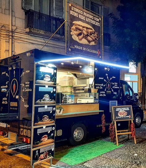 Burger Food Truck Design, Barbecue Food Truck, Food Truck Pictures, Food Truck Lighting Ideas, Pizza Food Truck Design, Food Trucks Design, Food Truck Ideas Design Trailers, Food Truck Design Graphics, Food Trucks Ideas