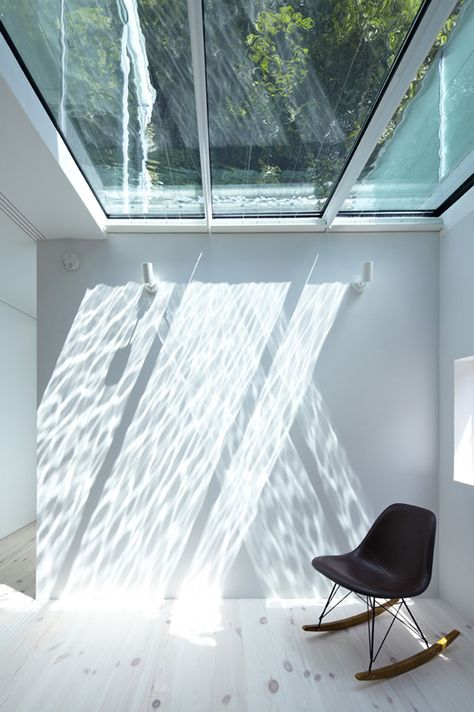 a.l.x.-junichi-sampei-house-forest-designboom-013 Water Architecture, Bg Design, Storey Homes, Architecture Studio, Glass Floor, Forest House, Light Architecture, House Room, 인테리어 디자인