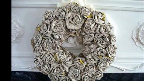 Watch How She Makes This Amazing Rolled Paper Roses Wreath! | DIY Joy Projects and Crafts Ideas Book Wreath, Paper Roses Diy, Roses Wreath, Book Page Wreath, Paper Flower Wreaths, Rose Crafts, Fleurs Diy, Book Page Crafts, Paper Wreath