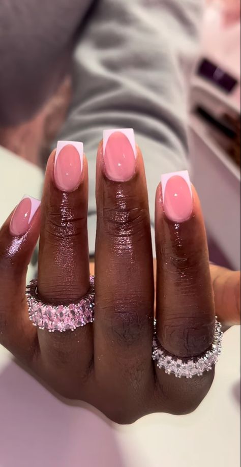 Milky French Manicure Gel, French Tips For Fall, Short Round Pink Nails, Squoval Gel Nails, Bubble Bath Nails, Glittery Acrylic Nails, Drippy Nails, Sns Nails Designs, Nail Artwork