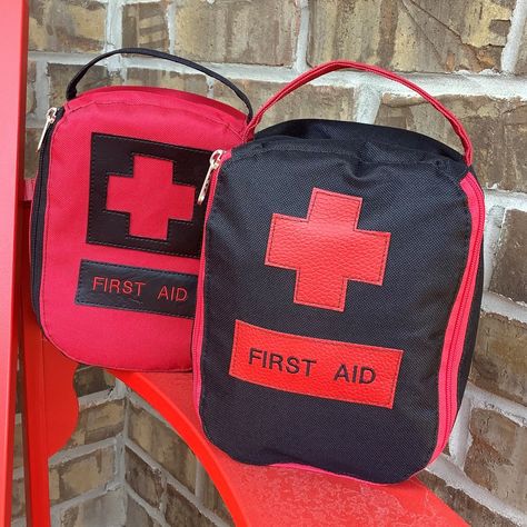 First Aid Bag Diy, First Aid Bag Pattern, Sew First Aid Kit, Fabric First Aid Pouch, Tiny First Aid Kit, Sewing Easy, Emergency Bag, Sewing Easy Diy, Pouch Diy