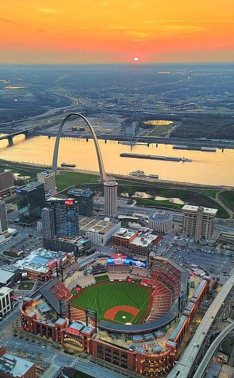 Cardinals Wallpaper, Sunrise Tattoo, Saint Louis Arch, St Louis Arch, Park Wallpaper, East St Louis, Baseball Wallpaper, Mlb Wallpaper, Mlb Stadiums