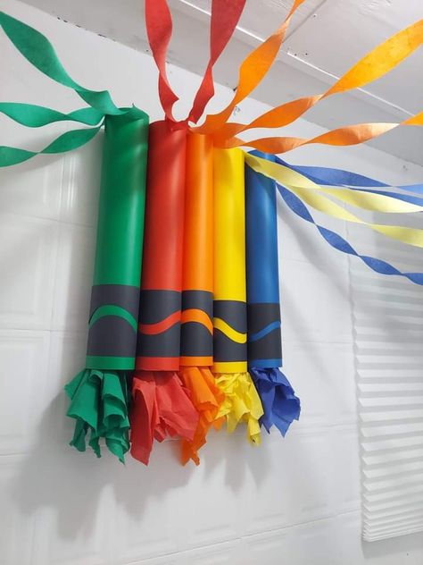 Crayon Graduation Theme, Crayon Theme Party, Crayola Birthday Party Decorations, Crayon Classroom Theme Decor, Back To School Decoration Ideas, Preschool Decoration Ideas, Art Room Bulletin Board Ideas, Classroom Ceiling Decorations, Crayon Themed Classroom