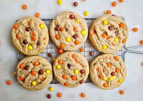 Reese’s Pieces Peanut Butter Cookies Reeses Pieces Recipe, Reeses Peanut Butter Cookies, The Best Peanut Butter Cookies, Soft Peanut Butter Cookies, Reese's Pieces, Best Peanut Butter Cookies, Peanut Recipes, Big Cookie, Best Peanut Butter