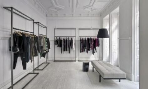 Minimal Store, Showroom Inspiration, Fashion Showroom, Retail Store Interior Design, Clothing Store Interior, Showroom Ideas, Store Interior Design, Retail Store Interior, Showroom Interior Design