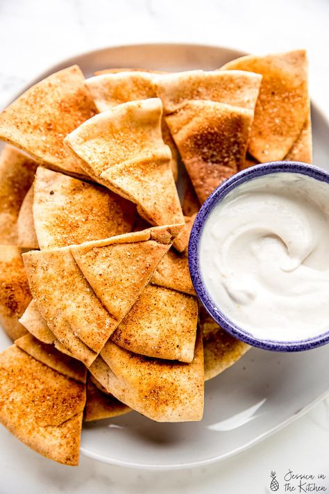 Learn how to make homemade pita chips in just a few steps! They're crispy, seasoned and so easy to make and are done in less than 15 minutes! Chips From Tortillas, Low Carb Pita Bread, Homemade Pita Chips, Homemade Pita, Strawberry Salsa, Cream Dip, Homemade Chips, Healthy Dips, Homemade Guacamole