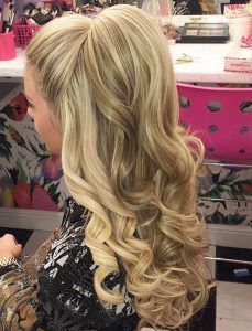 12 Curly Homecoming Hairstyles You Can Show Off | Makeup TutorialsFacebookGoogle+InstagramPinterestTumblrTwitterYouTube Curly Homecoming Hairstyles, Down Hairstyles For Long Hair, Pageant Hair, Curled Hair, Balayage Blonde, Prom Hairstyles For Long Hair, Hair Done, 100 Human Hair Wigs, Long Blonde