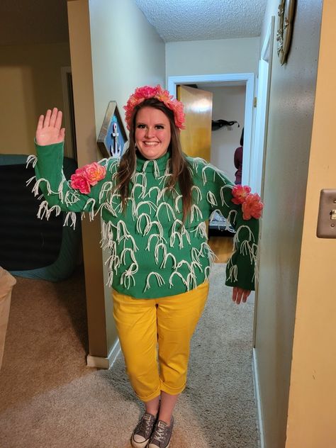 My 2021 Halloween Costume Plant Inspired Halloween Costumes, Plant Halloween Costumes Diy, Womens Cactus Costume, Cactus Halloween Costume, Cactus Costume Diy, Cactus Costume, Diy Cactus, Cactus Diy, Simple Diy