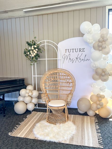 Neutral Wedding Shower Ideas, Bridal Shower Neutral Colors Decor, Indoor Bridal Shower Decorations, Kitchen Tee Ideas Bridal Showers, Bridal Shower Venues Ideas, Bridal Shower Decorations Balloons, Future Mrs Backdrop, Beige Bridal Shower Ideas, Bridal Shower Ideas Backyard