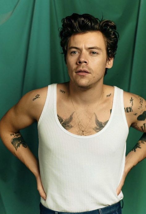 Harry Styles Update, Haikou, Harry Styles Wallpaper, Harry Styles Pictures, Harry Styles Photos, Don Juan, Mr Style, Treat People With Kindness, Charli Xcx