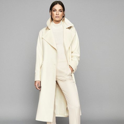 Everley Ivory Wool Blend Belted Trench Coat – REISS Smart Casual Work, Tailoring Details, Belted Trench Coat, Classic Style Women, Coat Outfits, Trench Coats Women, Work Wardrobe, Women's Wardrobe, Work Casual