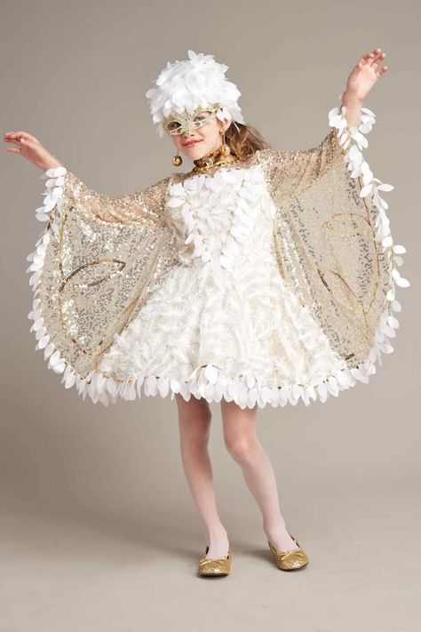 Snow Owl Costume for Girls | Chasing Fireflies Snow Owl Costume, Diy Snow White Costume, Owl Halloween Costumes, Toga Costume, Costume Carnaval, Owl Costume, Owl Girl, Snow White Costume, Costume For Girls