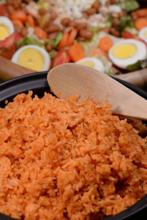 Ghana jollof rice Ghana Food, Ghanaian Food, Spanish Rice Recipe, Cooking Basmati Rice, Chinese Vegetables, Jollof Rice, Low Sodium Recipes, Mexican Rice, Spanish Rice