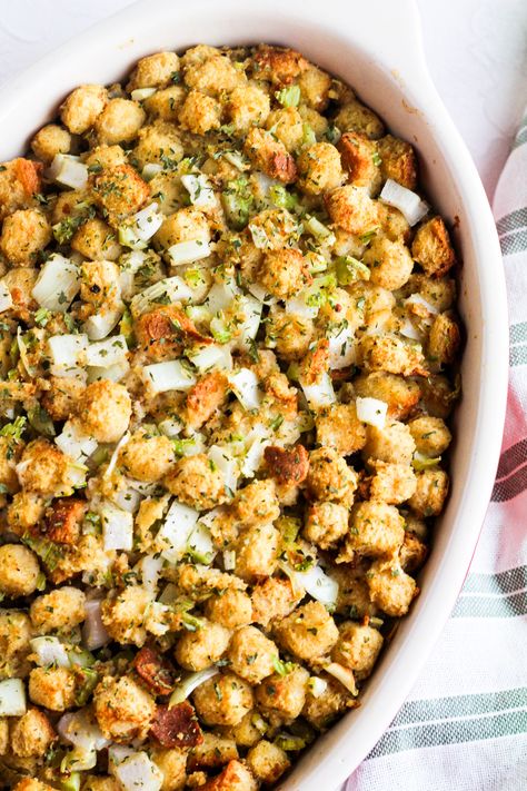 Hearty Stuffing with Celery and Onions Apple Celery Stuffing, February Meal Plan, January Meal Plan, Stuffing Thanksgiving, Homemade Stuffing, Stuffing Casserole, Cream Of Celery Soup, Dinner Side, Dinner Side Dishes