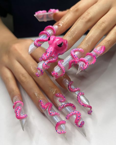 Super Cute Acrylic Nails, Nail Sculpting, Squid Nails, Sculpture Nails, Artistic Nail Art, Sculpted Nail Art, Axolotl Nails, Tentacle Nails, Octopus Nail Art