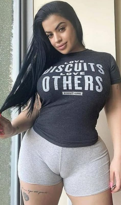 See Threw Shirt Outfit, See Threw Shirt, Plus-koon Muoti, Look Kylie Jenner, See Threw, Fitness Wear Outfits, Seductive Clothes, Curvy Women Outfits, Curvy Women Jeans