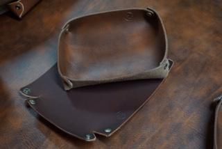 Handmade leather catch-all tray for your everyday carry storage! #leather #mandwleather #leathertray #edc #everydaycarry #catchall #catchalltray #leathercraft #leathergoods #smallbusiness #madeinusa Leather Catch All Tray, Catch All Tray, Leather Valet Tray, Leather Tray, Handmade Leather Belt, Valet Tray, Great Father, Buffalo Leather, By Your Side