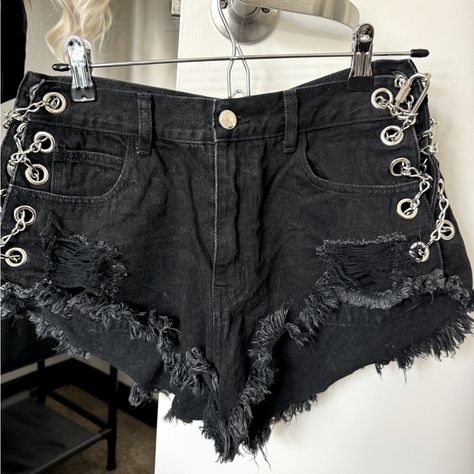 Never Worn, Unfortunately Didn’t Fit Me But Super Cute In Person! Fits A Little Small So More Like A Medium Instead Of A Large Cowgirl Princess, Cotton Shorts Women, Punk Clothes, Gothic Shorts, Punk Shorts, Emo Clothes, Clothes Drawing, Cuffed Denim Jeans, Dkny Bag