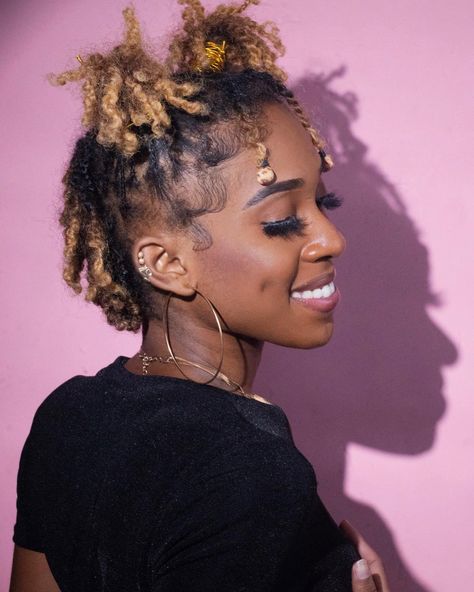 Short Short Locs Hairstyles, Styles For Short Locs Black Women, Ear Length Locs, Started Locs Styles Women, Really Short Locs Hairstyles, Shirt Loc Styles, Stater Locs Hairstyles Short Hair, Locs On Short Natural Hair, Hairstyles For Short Locs For Women