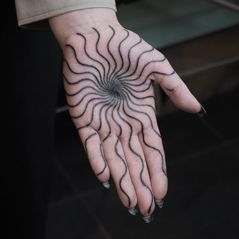 Hand Palm Tattoos, Palm Tattoo, Spiral Tattoos, Palm Tattoos, Hand Palm, Top Tattoos, Eye Tattoo, Creative Tattoos, Skin Art