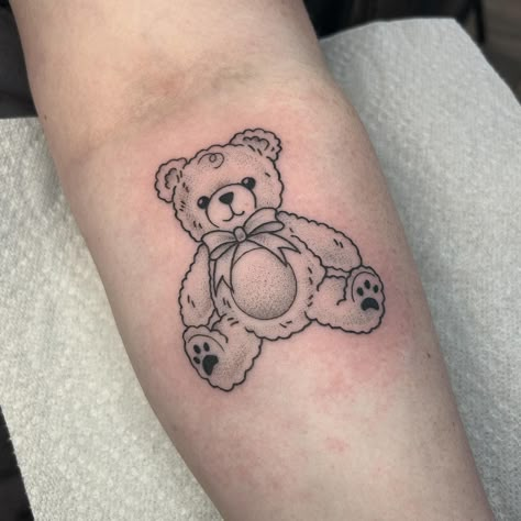 Tysm Golda for getting this lil teddy bear to remind you of your son 🥺💕🧸 . . . . . . . #cutetattoo #kawaiitattoo #teddybear #teddybeartattoo #hamptonroadstattoo #757tattoo #757tattoos #vatattooartist #757tattooartist #virginiatattooartist #norfolkvatattoo #norfolktattoo #virginiatattooshop #vabeachtattoo #virginiabeachtattoo #757tattooshops Childhood Stuffed Animal Tattoo, Cute Teddy Bear Tattoo, Virginia Tattoo, Appearance Goals, Teddy Bear Tattoo, 7 Tattoo, Bear Tattoos, Kawaii Tattoo, Bear Tattoo