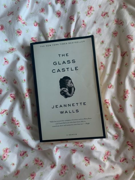 Glass Castle Book, The Glass Castle Book, The Glass Castle, Jeannette Walls, Cozy Books, Books Tbr, Belle And Sebastian, Glass Castle, Summer Reads