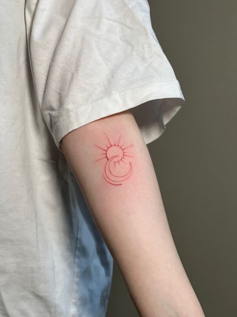 Red Bicep Tattoo Women, Tattoo Rojo, Tattoo Branca, Red Sun Tattoo, Bicep Tattoo Women, Tatuaje Studio Ghibli, Eclipse Tattoo, Earth Tattoo, Inner Forearm