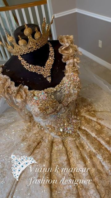 Dama Dresses For Quince Gold, 16th Dress, Dama Dresses For Quince, Golden Ball Gown, Beauty And The Beast Quince, Beauty And The Beast Dress, Grown Dress, Xv Dresses, Quincenera Dresses