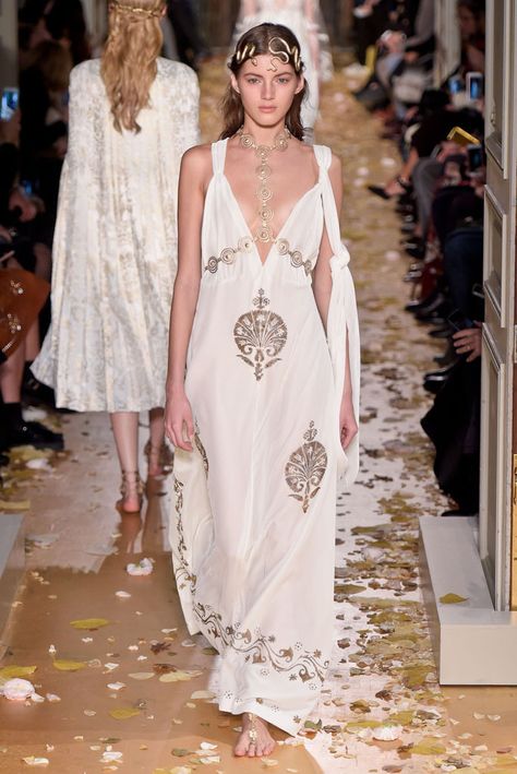 PFW Valentino Spring 2016 Couture... Fantasy Wedding Dresses, 2016 Couture, Valentino Haute Couture, Valentino Couture, Spring Couture, Fashion Weeks, Spring Summer 2016, Couture Collection, Greek Mythology