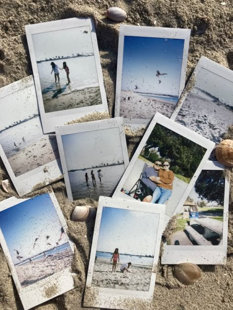 Cool Polaroid Pictures Ideas, Summer Polaroid Pictures, Aesthetic Polaroid Pictures, Beach Polaroid Pictures, Summer Polaroids, Vacation Polaroids, Polaroid Summer Aesthetic, Polaroid Camera Ideas, Polaroid Beach Aesthetic