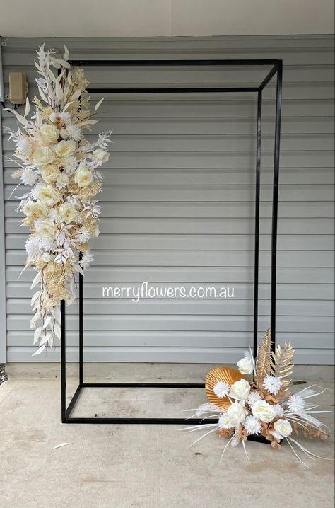 Weddings 2024, Flower Props, Flowers Backdrop, Engagement Decor, Floral Creations, Rustic Party, Backdrop Frame, Backdrop Wedding, Decor Flowers