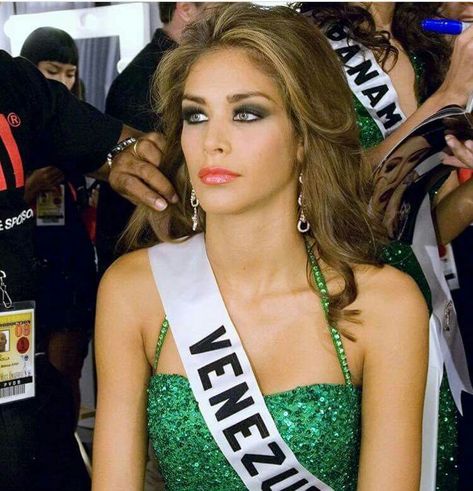 Miss Universe 2008, Dayana Mendoza, Miss Venezuela, Miss Universe, Mendoza, Beauty Queens, Sleeveless Formal Dress, Sports Bra, Universe