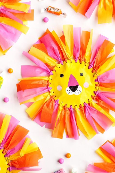 Lion Favor Pouch Cupcakes For Kids, Lion Craft, 귀여운 음식 그림, Handmade Favors, Handmade Charlotte, Lion Art, A Lion, Kirigami, Paper Plate