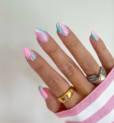 Square Dip Nails Spring, Bright Nails Almond, Summer Nail 2024 Trends Almond, Vibrant Nails Summer, Vibrant Nail Designs, Nails Art Designs, Nails Yellow, Short Gel Nails, Simple Gel Nails