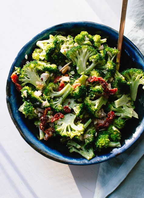 Healthy Greek broccoli salad is a great make-ahead side dish. It's perfect for potlucks! - cookieandkate.com Greek Broccoli, Potluck Salad, Detoxifying Food, Cookie And Kate, Broccoli Salad Recipe, Greek Flavors, Potluck Dishes, Broccoli Salad, Broccoli Recipes