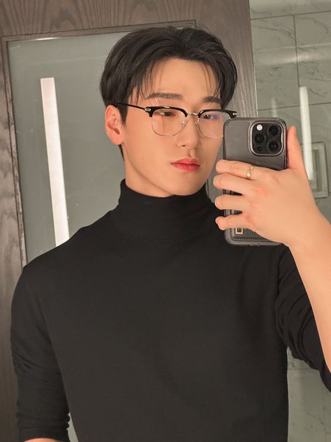 ateez san 17 Kpop, Sans Cute, San Ateez, Choi San, Kim Hongjoong, Kpop Guys, Asian Men, Boyfriend Pictures, K Idols