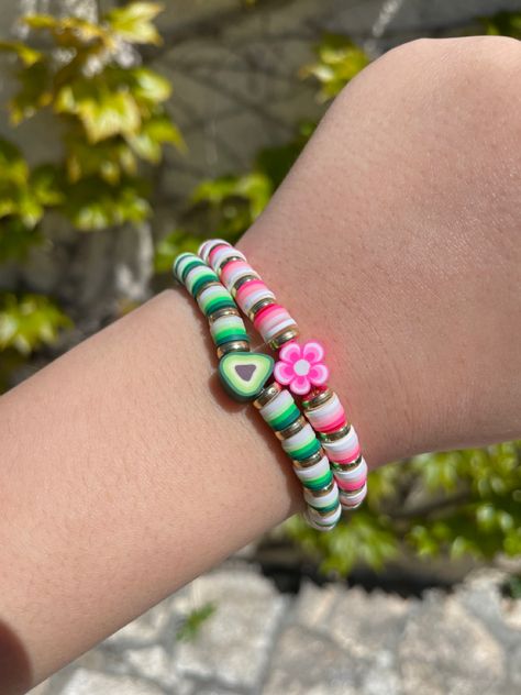 Avocado Clay Bead Bracelet, Clay Bead Bracelets Ideas, Bead Bracelets Ideas, Clay Bead Inspo, Clay Bead Jewelry, Easy Bracelets, Clay Beads Bracelet, Clay Bead Ideas, Make Clay Beads